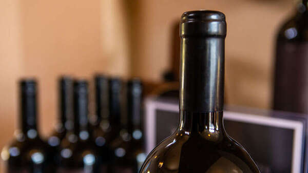 imbottigliare il vino imbottigliare il vino