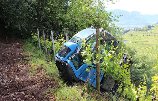 trattore cingolato con cabina chiusa