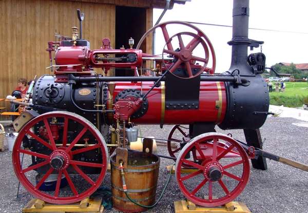 Tracteur agricole avec machine à vapeur