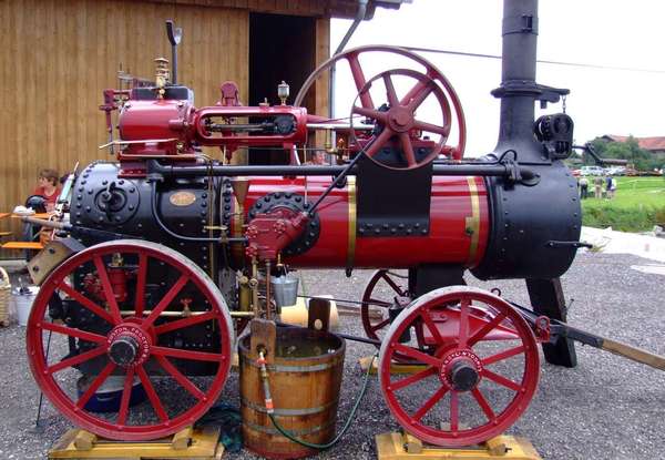 Tracteur agricole avec machine à vapeur Tracteur agricole avec machine à vapeur